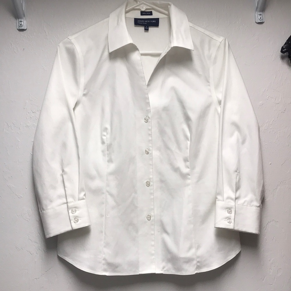 No-Iron Jones New York button down blouse